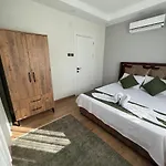 Hotel Artemis Deluxe Apart *