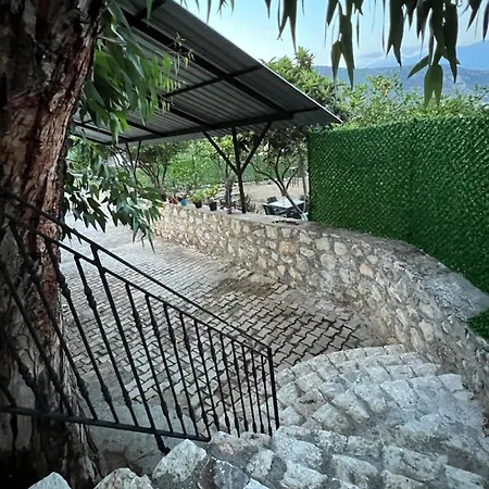 Hotel Artemis Deluxe Apart *